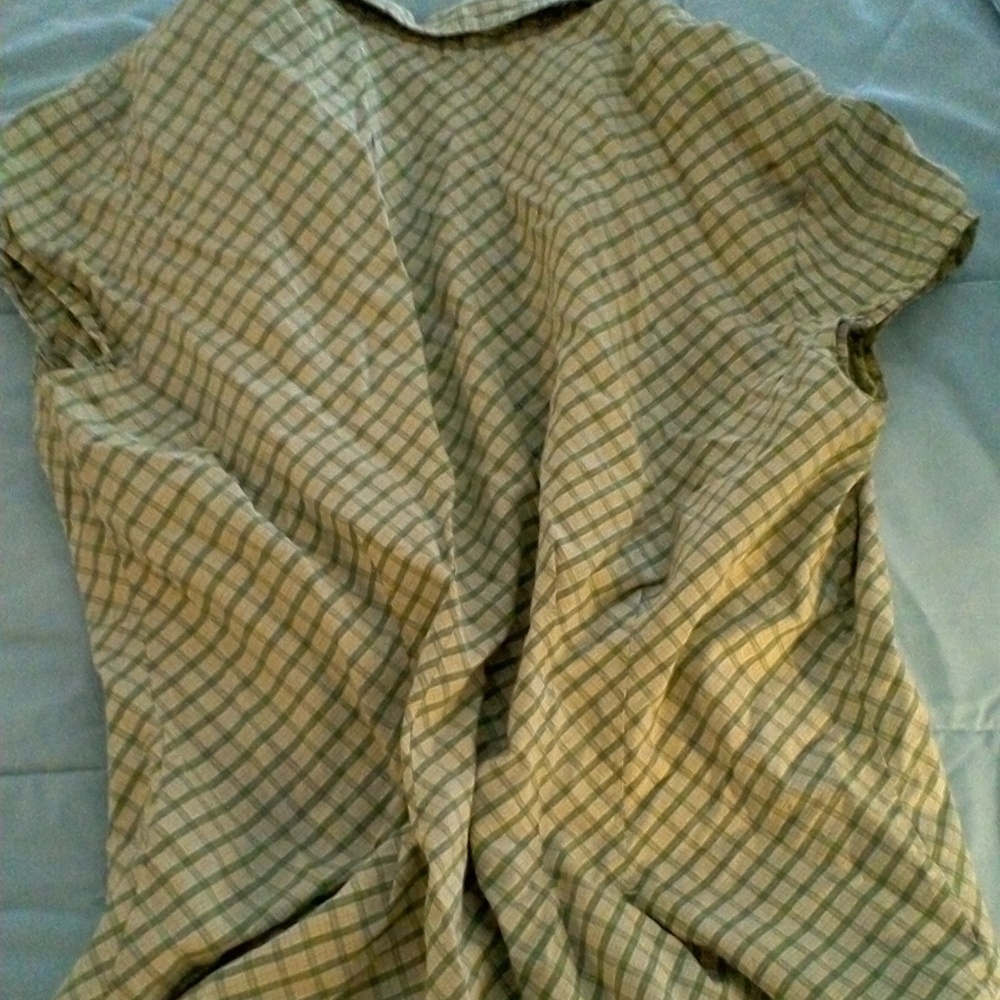 Fitted top.